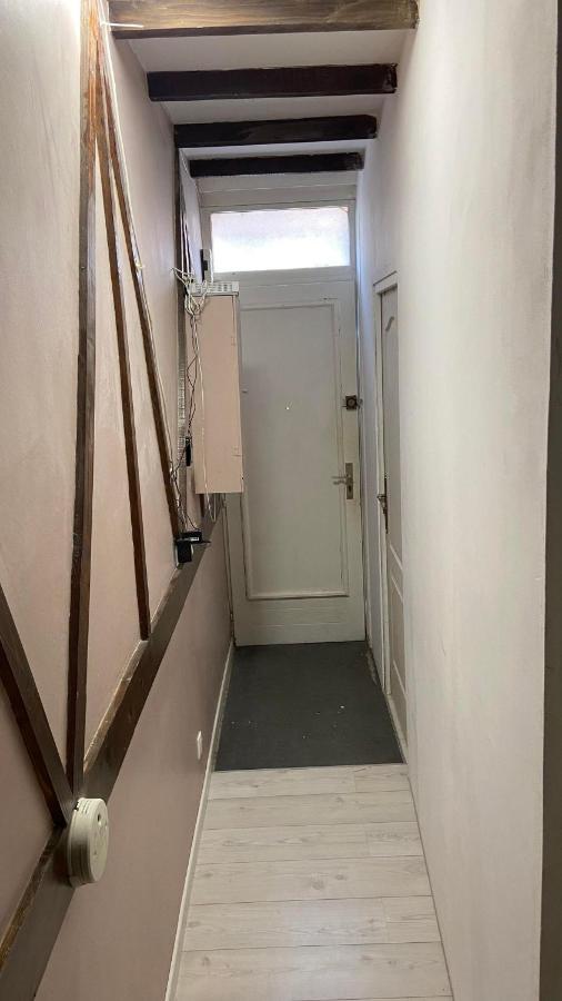 Appartement Dans Une Impasse Calme Proche De La Gare Amiens Exterior foto